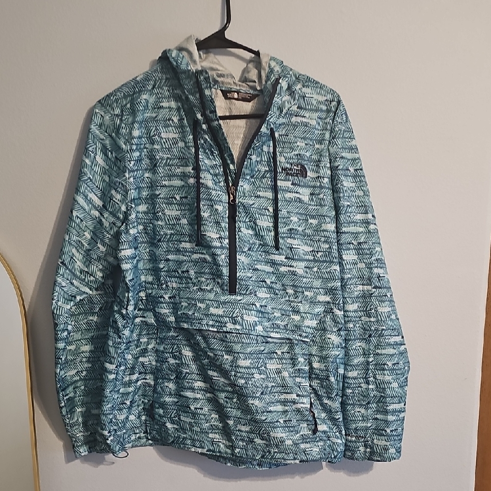 The North Face Lightweight pullover Hooded Jacket